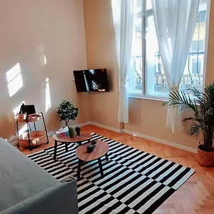 a-budapest-downtown-apartments-akcfa.inbudapesthotels.com/
